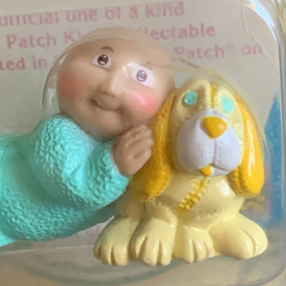Vintage cabbage patch kids figurine in original packaging